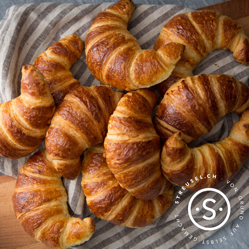 Rezept für selbst gemachte Schweizer Gipfeli / Schweizer Croissants.