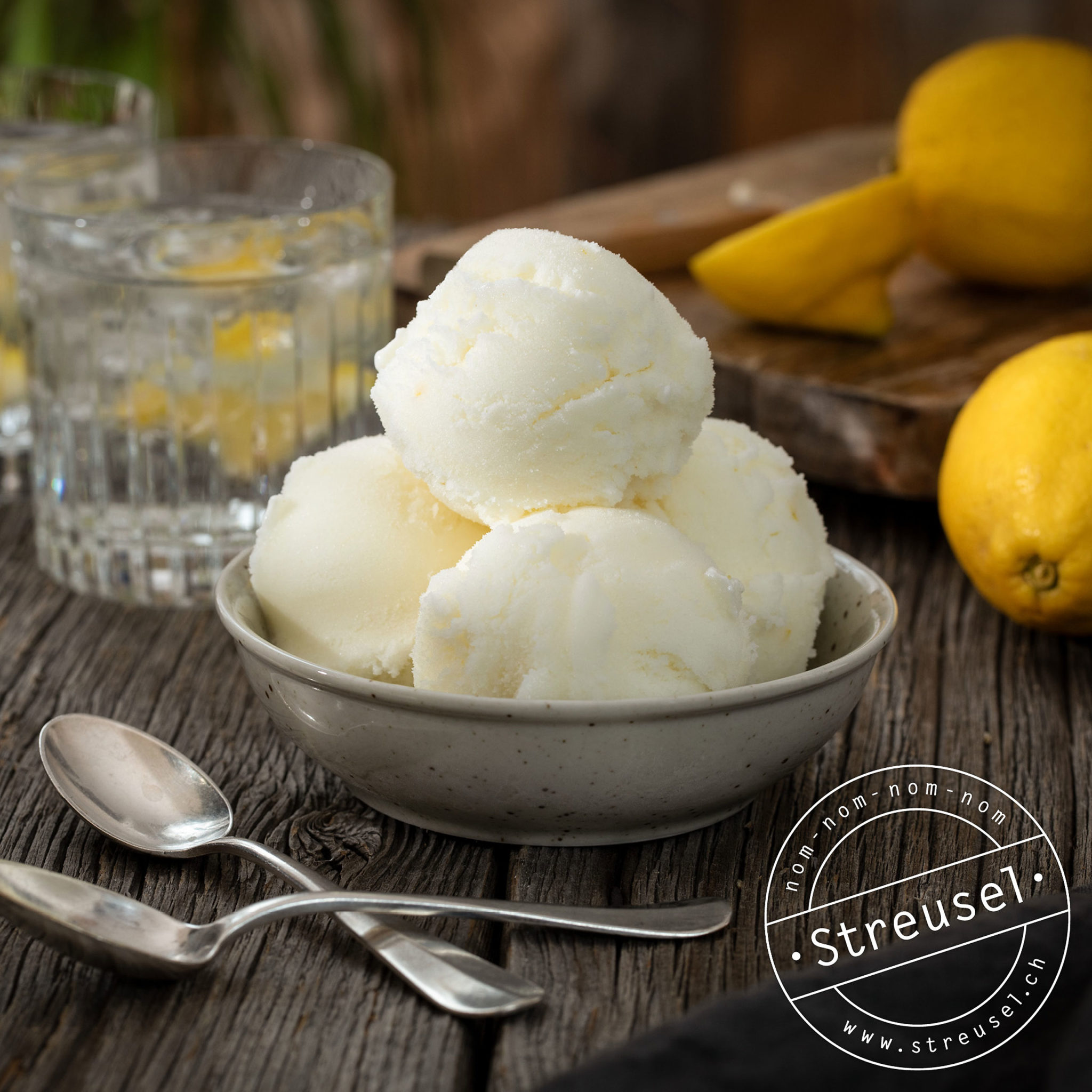 Marmoriertes Blaubeer-Eis – Rezept von Streusel Marmoriertes Blaubeer-Eis – Rezept von Streusel