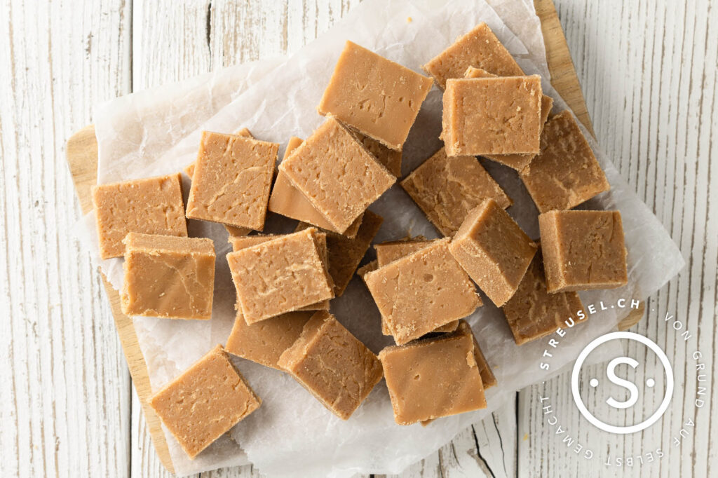 Rezept für selbst gemachte Rahmtäfeli.