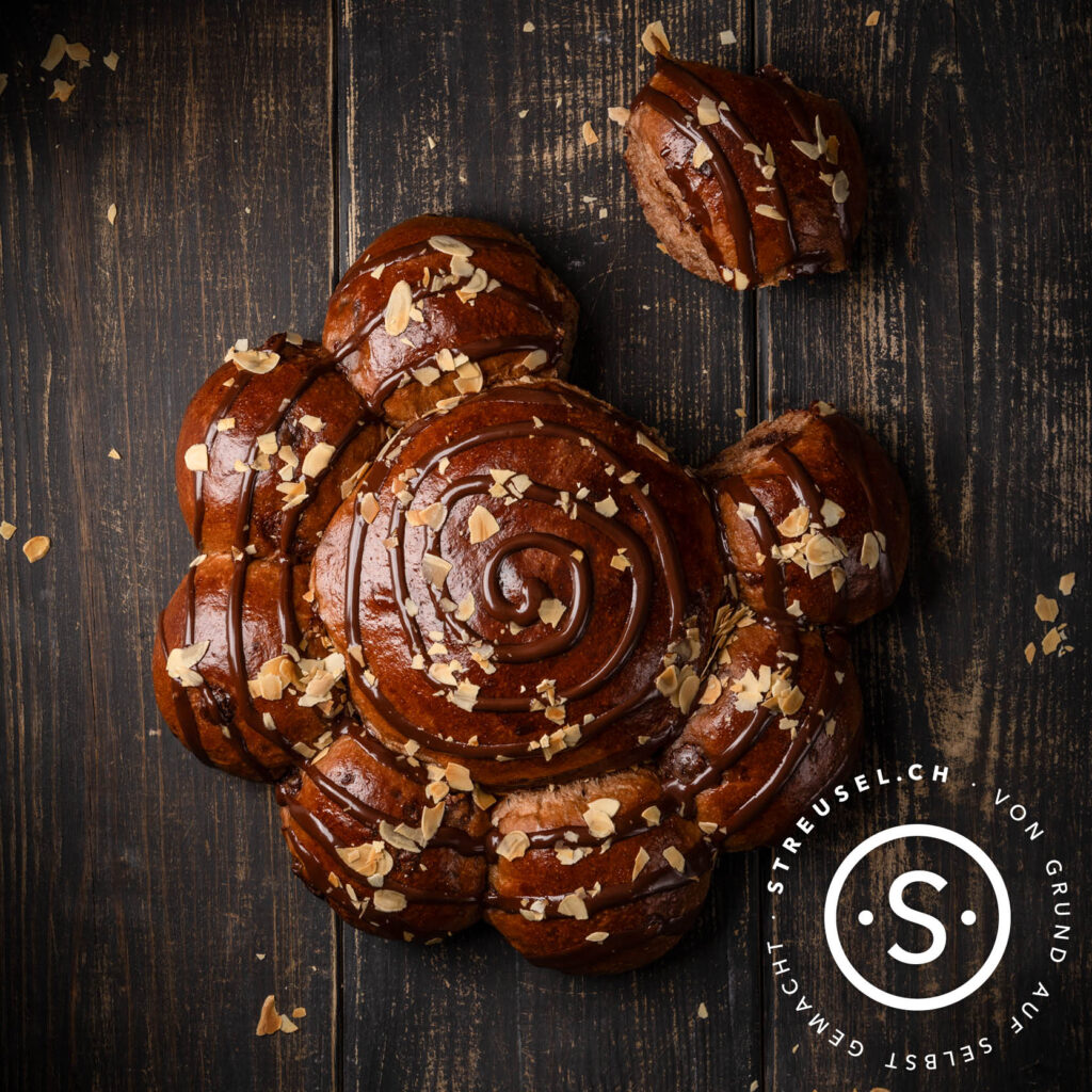 Rezept für selbst gemachten Schoko-Dreikönigskuchen.